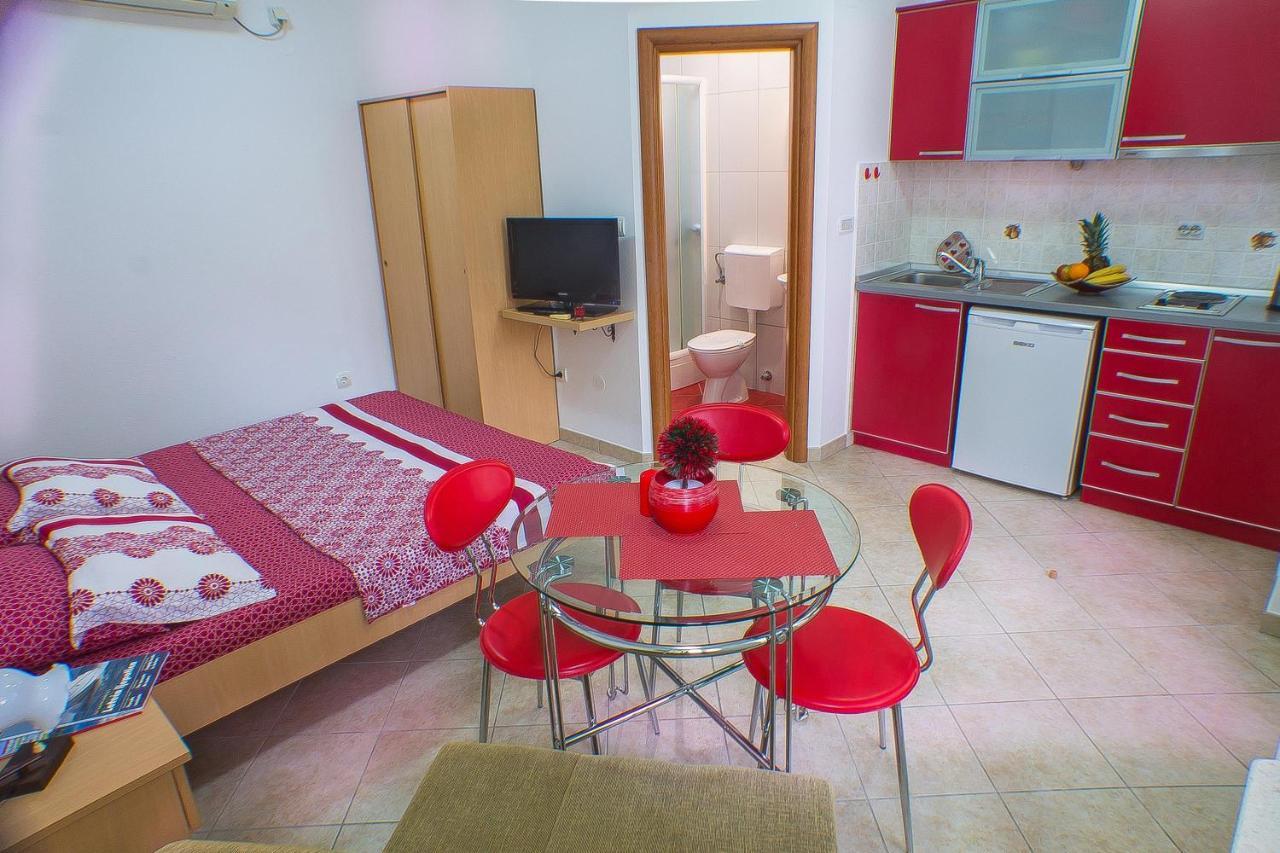 Dmm Apartments Tivat Exterior foto